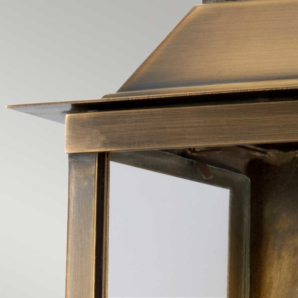 картинка Настенный фонарь Elstead Exterior, Арт. LAMBETH-PALACE от магазина Одежда+ 4