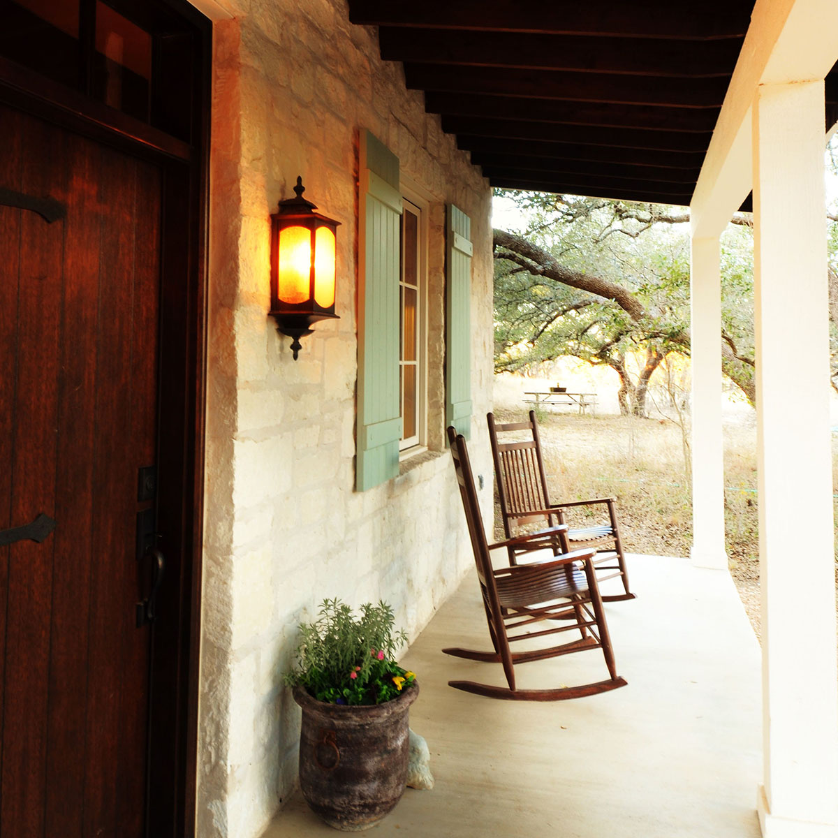 картинка Настенный фонарь Feiss, Арт. QN-MARKET-SQUARE-L от магазина Одежда+ 3