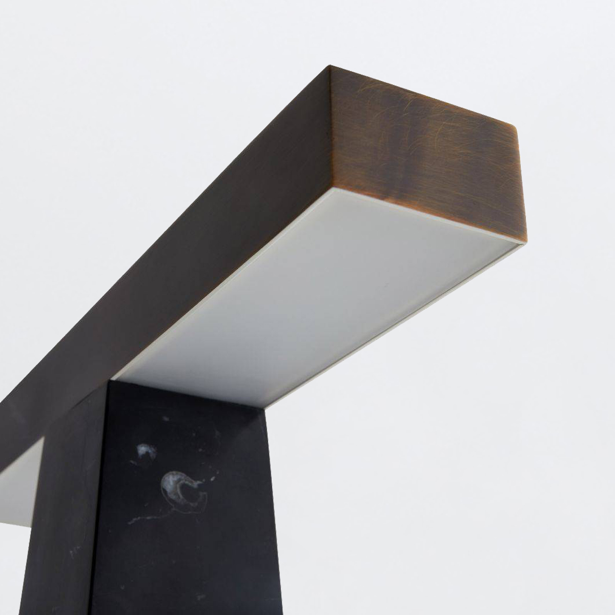 Дизайнерская настольная лампа Osbert, стиль:  3