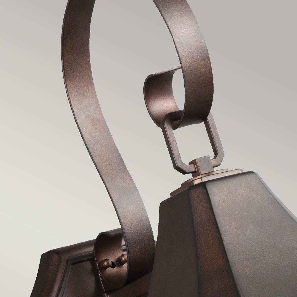 картинка Настенный фонарь Feiss, Арт. FE-OAKMONT2-M от магазина Одежда+ 3