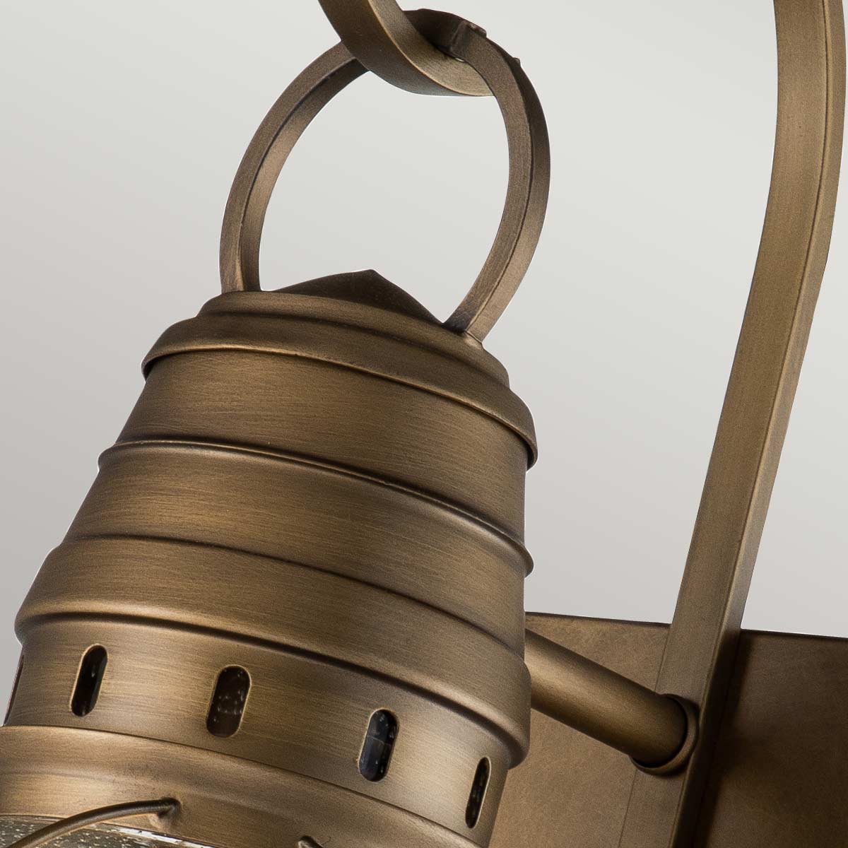 картинка Настенный фонарь Kichler, Арт. KL-BRIDGEPOINT-L-NBR от магазина Одежда+ 4