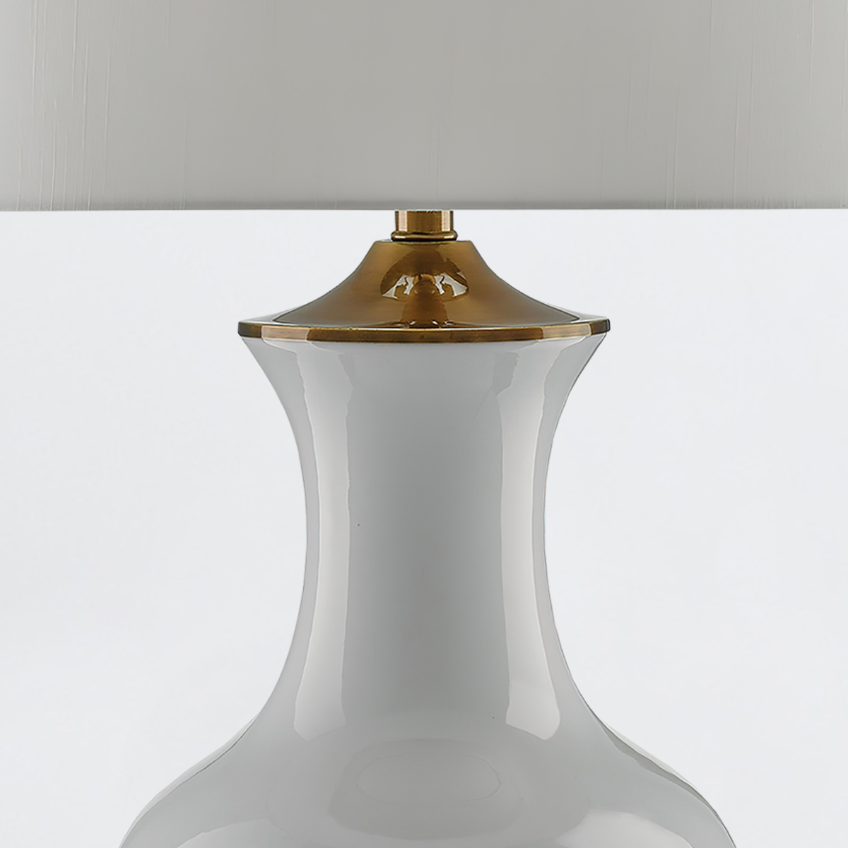 Дизайнерская настольная лампа Lilou, стиль:  3