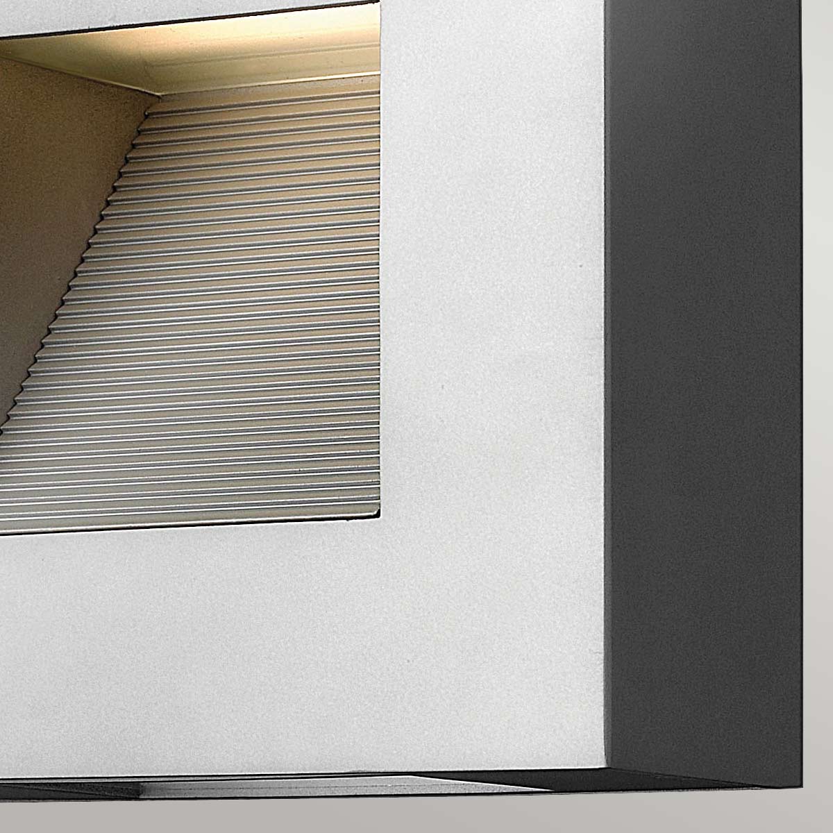 картинка Настенный фонарь Hinkley Lighting, Арт. HK-LUNA-S-TT от магазина Одежда+ 3