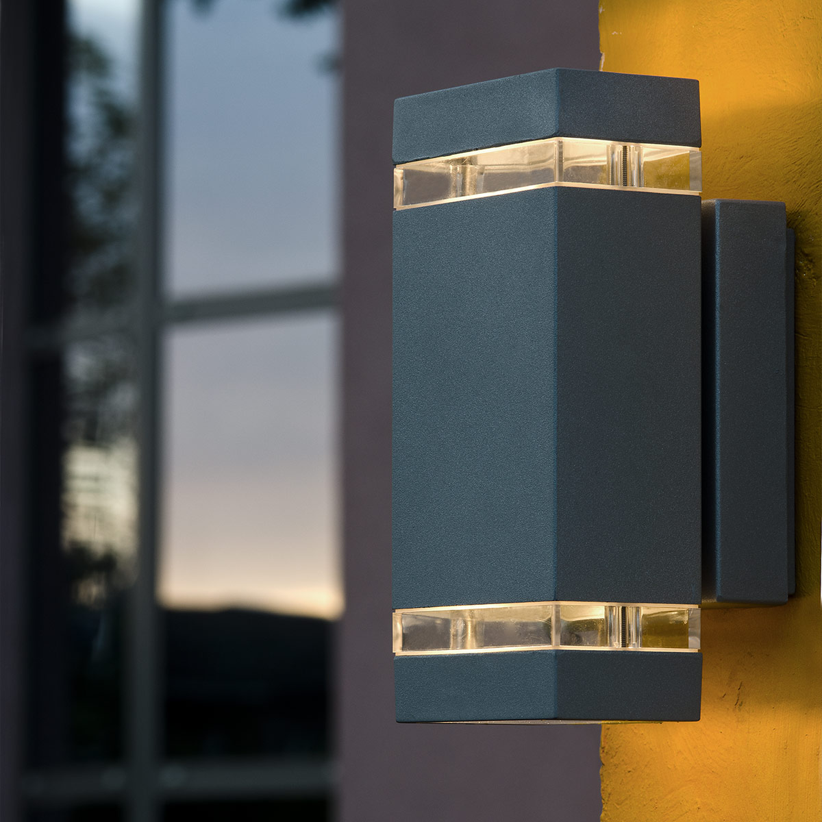 картинка Настенный фонарь  Elstead Lighting, Арт. JANNIK-LED2 от магазина Одежда+ 4