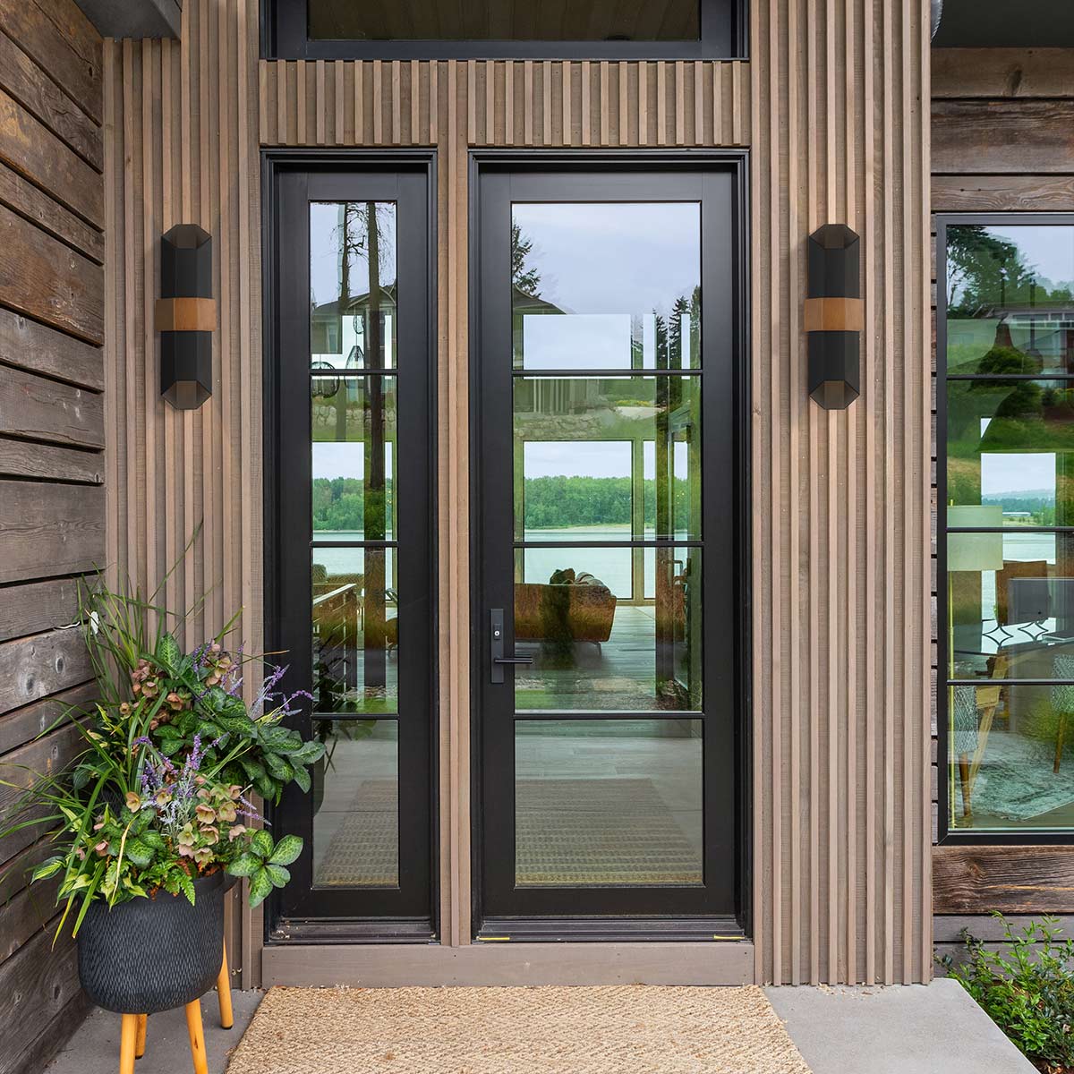 картинка Настенный фонарь Quoizel, Арт. QZ-CHASM-L-BKW от магазина Одежда+ 6