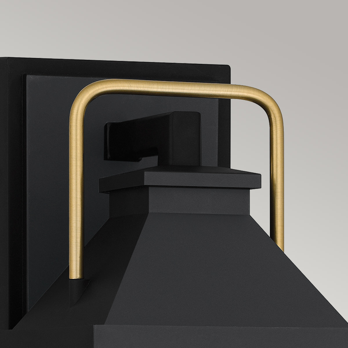 картинка Настенный фонарь Quoizel, Арт. QZ-BUCKLEY-S-MBK от магазина Одежда+ 4