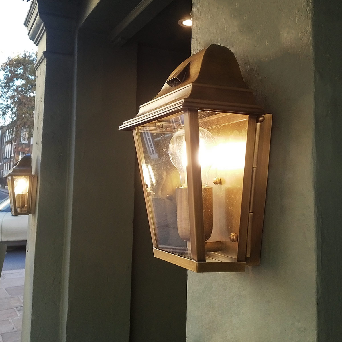 картинка Настенный фонарь Elstead Exterior, Арт. ST-JAMES-BRASS от магазина Одежда+ 5