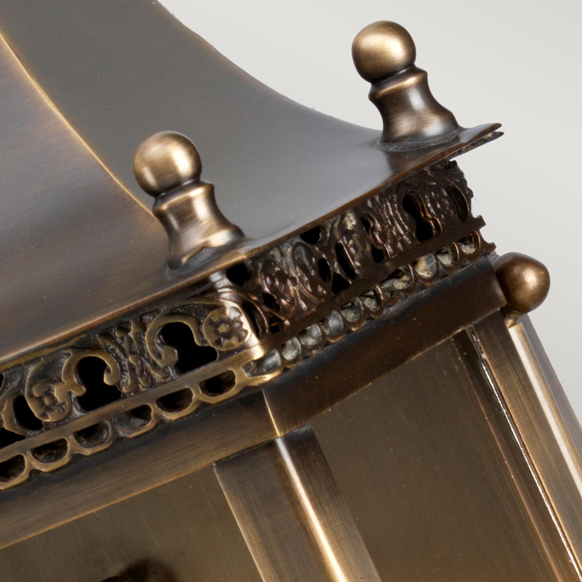 картинка Настенный фонарь Elstead Exterior, Арт. REGENTS-PARK-BR от магазина Одежда+ 2