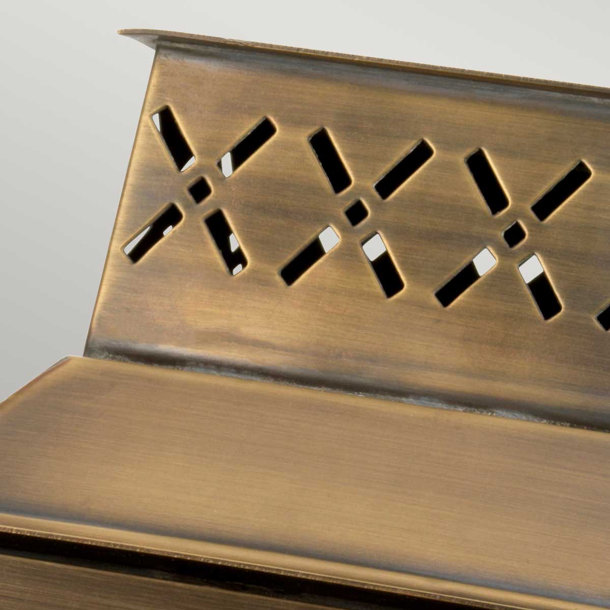 картинка Настенный фонарь Elstead Exterior, Арт. LAMBETH-PALACE от магазина Одежда+ 2