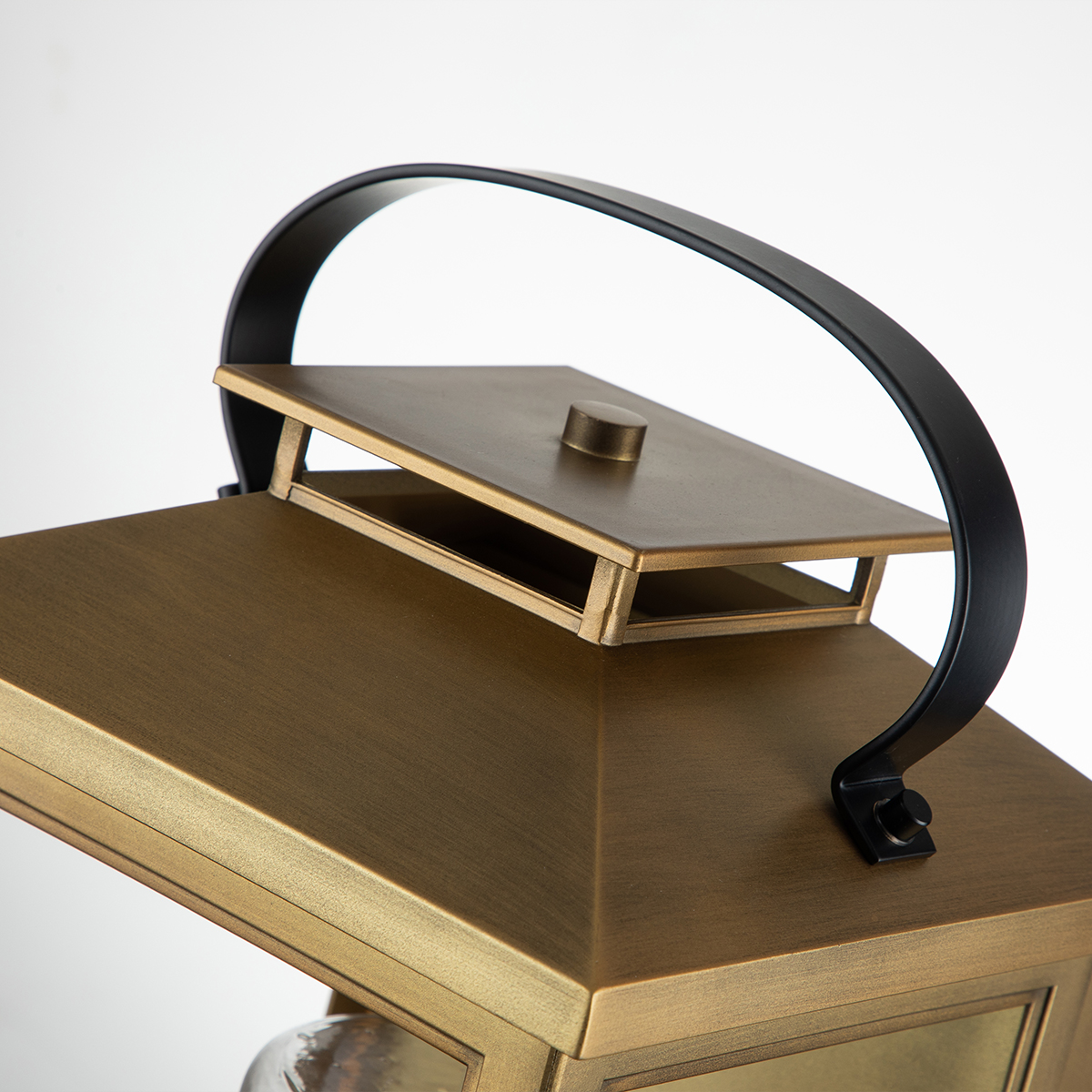 картинка Настенный фонарь Hinkley, Арт. QN-ATWATER-M-PDB от магазина Одежда+ 2